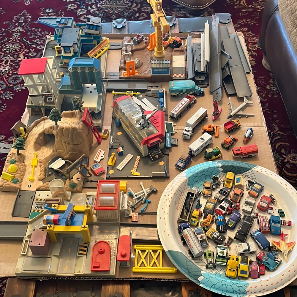 Lewis Galoob 50 Micro Machines and 6 PlayStations